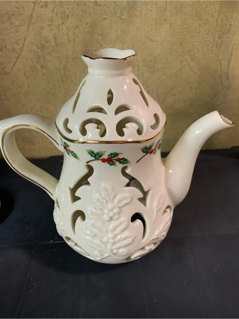 Partylite White Porcelain Holly Leaf Cafe Candle Holders  P7256 NEW in Box